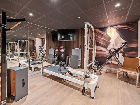 Tiny photo for 1 Miranova Place 730 #730, Columbus, OH 43215 (MLS # 226007035)