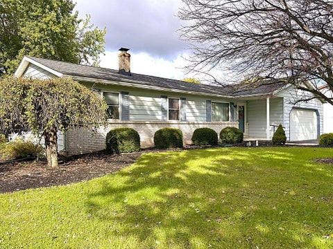 Photo of 1381 Surrey Downs Road, Newark, OH 43055 (MLS # 226039642)