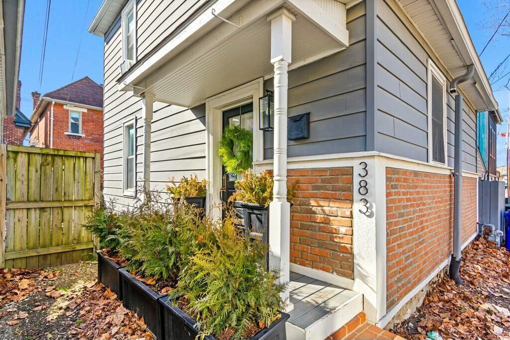 383 Schiller Alley