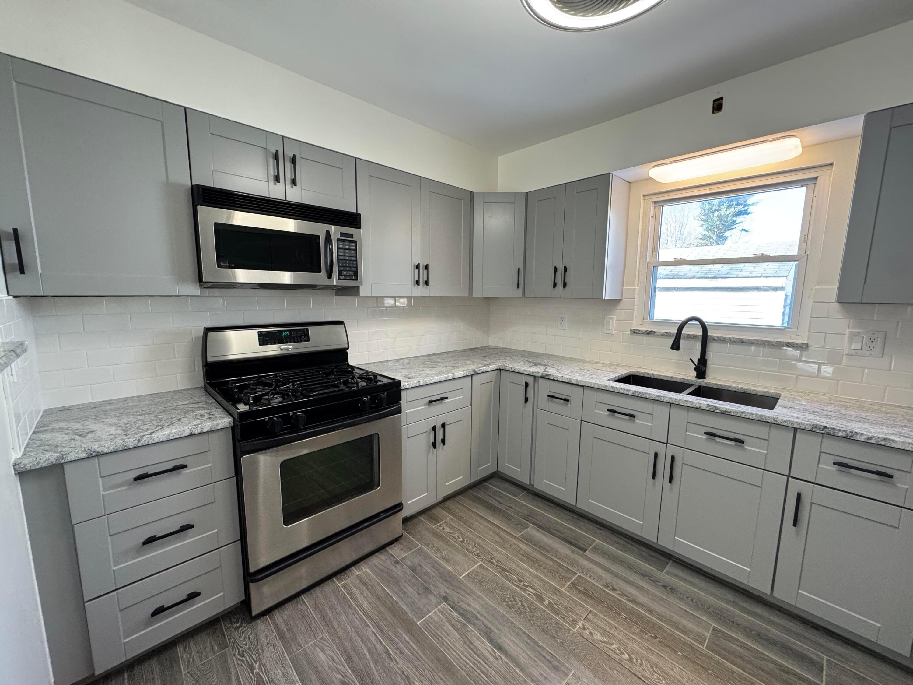 405 Sherwood Drive, Newark, Ohio image 6