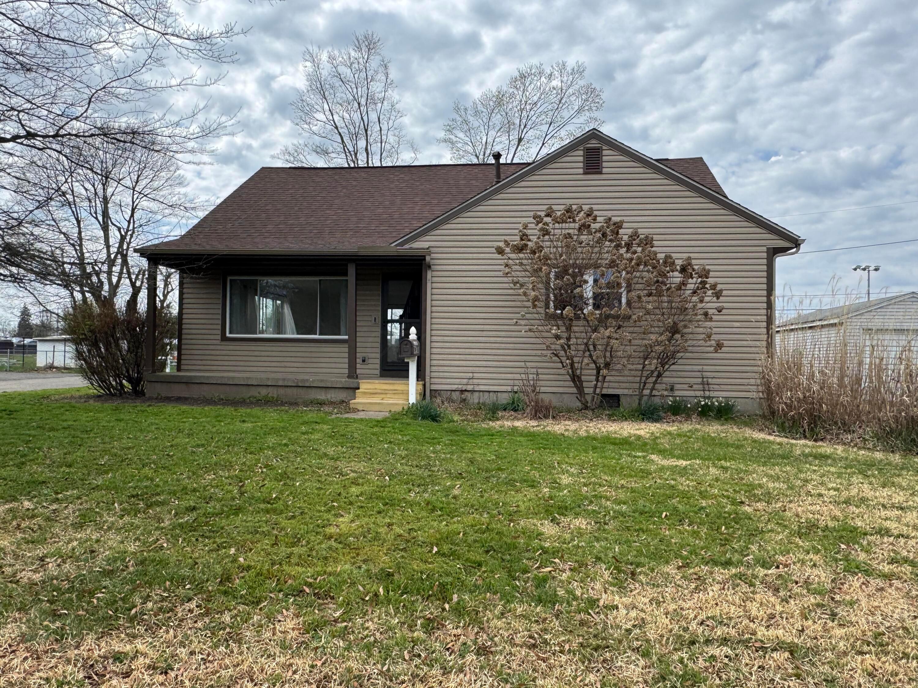 405 Sherwood Drive, Newark, Ohio image 1