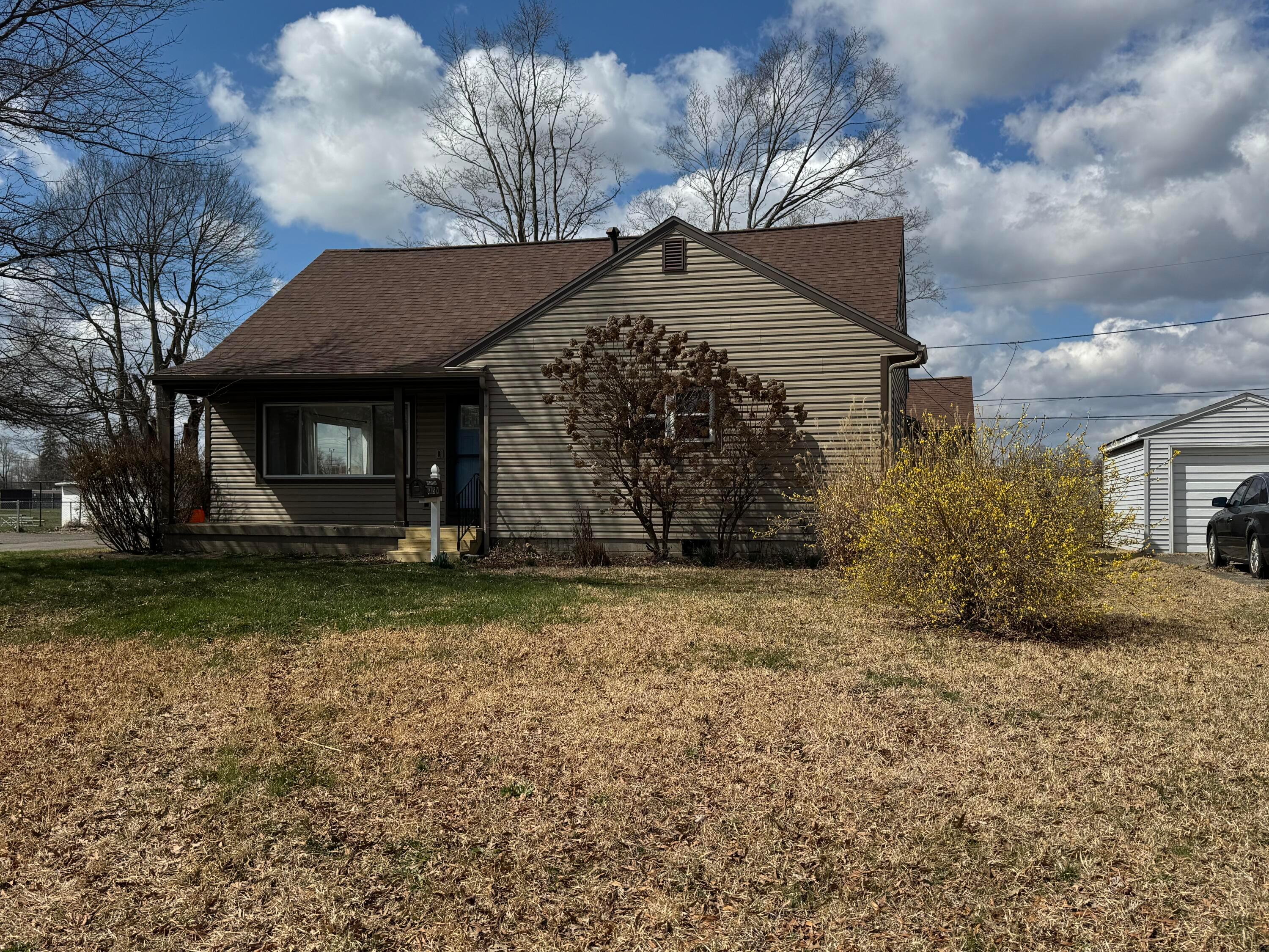 405 Sherwood Drive, Newark, Ohio image 2