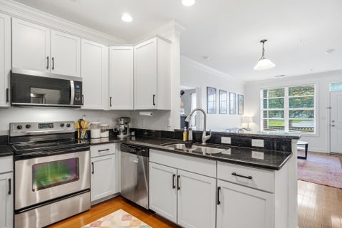 Tiny photo for 971 Ingleside Avenue 109 #109, Columbus, OH 43215 (MLS # 226040323)