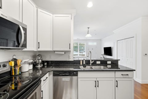 Tiny photo for 971 Ingleside Avenue 109 #109, Columbus, OH 43215 (MLS # 226040323)