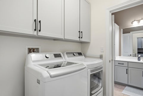 Tiny photo for 971 Ingleside Avenue 109 #109, Columbus, OH 43215 (MLS # 226040323)