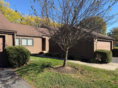 Photo of 2120 Willowick Drive B #B, Columbus, OH 43229 (MLS # 225040107)