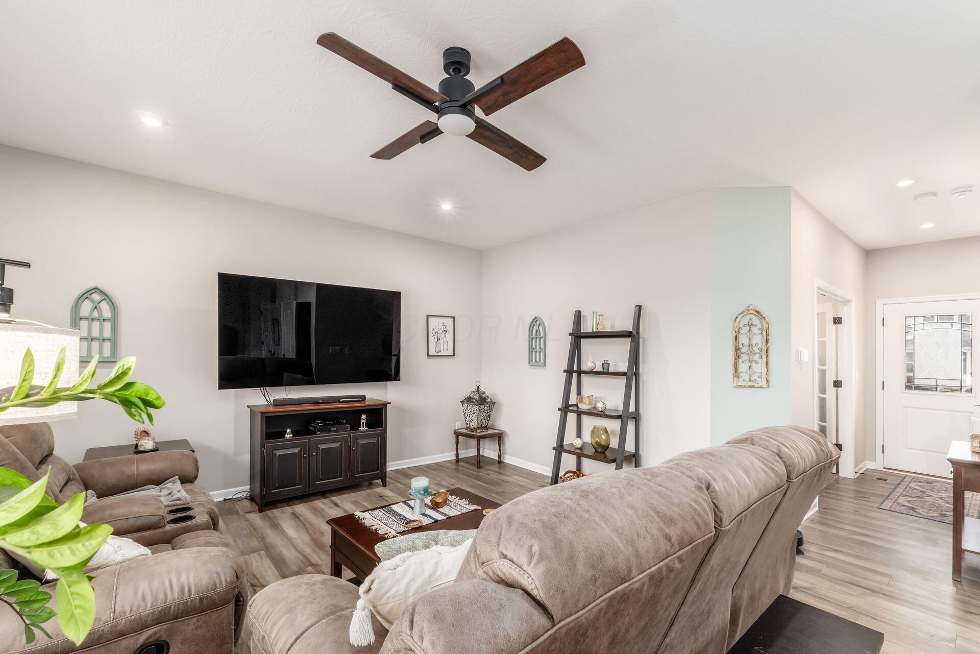 7333 Bromfield Drive, Canal Winchester, Ohio image 9