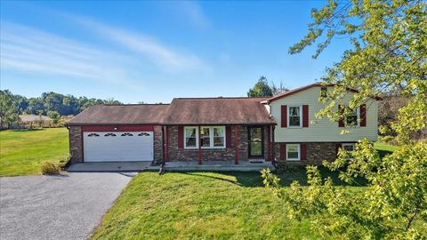 Photo of 7510 Wigton Road, Mount Vernon, OH 43050 (MLS # 225038826)