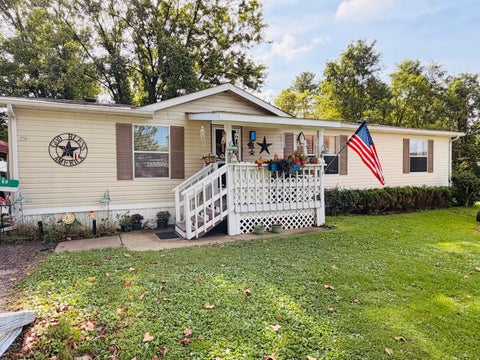 Tiny photo for 2870 Maysville Pike 69 #69, Zanesville, OH 43701 (MLS # 226034798)