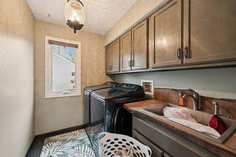 Tiny photo for 410 Six Pence Circle, Westerville, OH 43081 (MLS # 225045507)