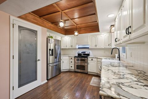 Tiny photo for 410 Six Pence Circle, Westerville, OH 43081 (MLS # 225045507)