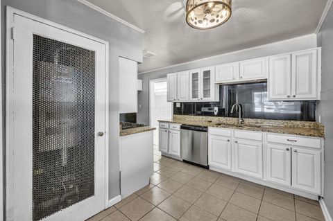 Tiny photo for 845 Exeter Road, Columbus, OH 43213 (MLS # 226003095)