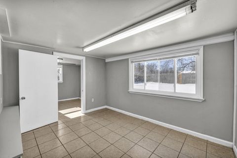 Tiny photo for 845 Exeter Road, Columbus, OH 43213 (MLS # 226003095)