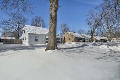 Tiny photo for 845 Exeter Road, Columbus, OH 43213 (MLS # 226003095)