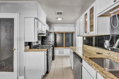 Tiny photo for 845 Exeter Road, Columbus, OH 43213 (MLS # 226003095)