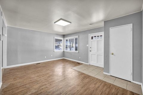 Tiny photo for 845 Exeter Road, Columbus, OH 43213 (MLS # 226003095)