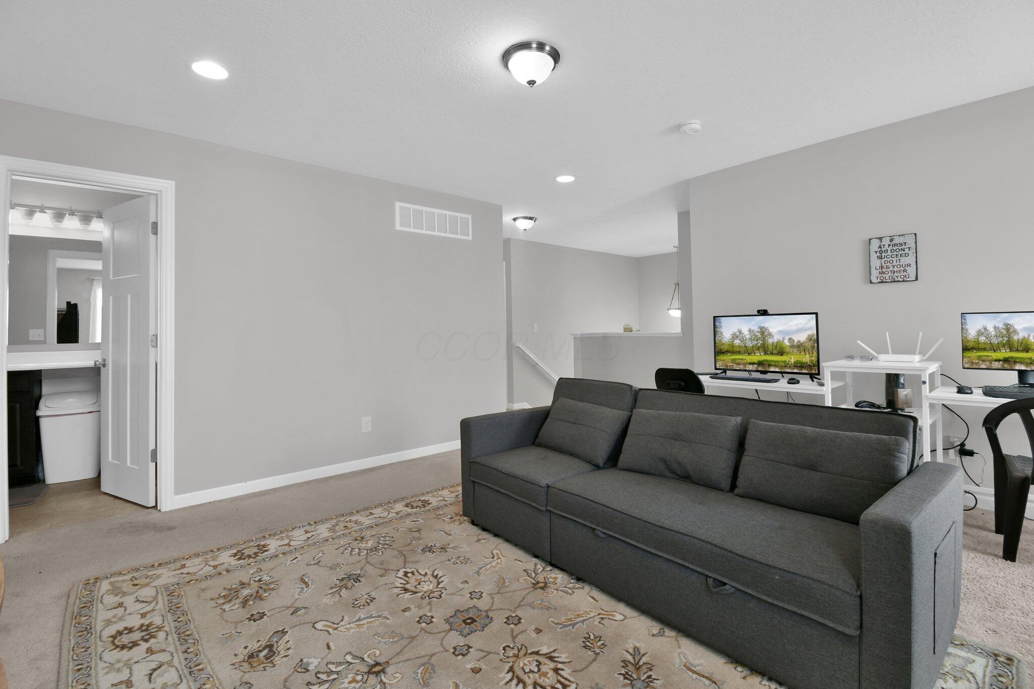 6145 Bradwood Drive, Westerville, Ohio image 32