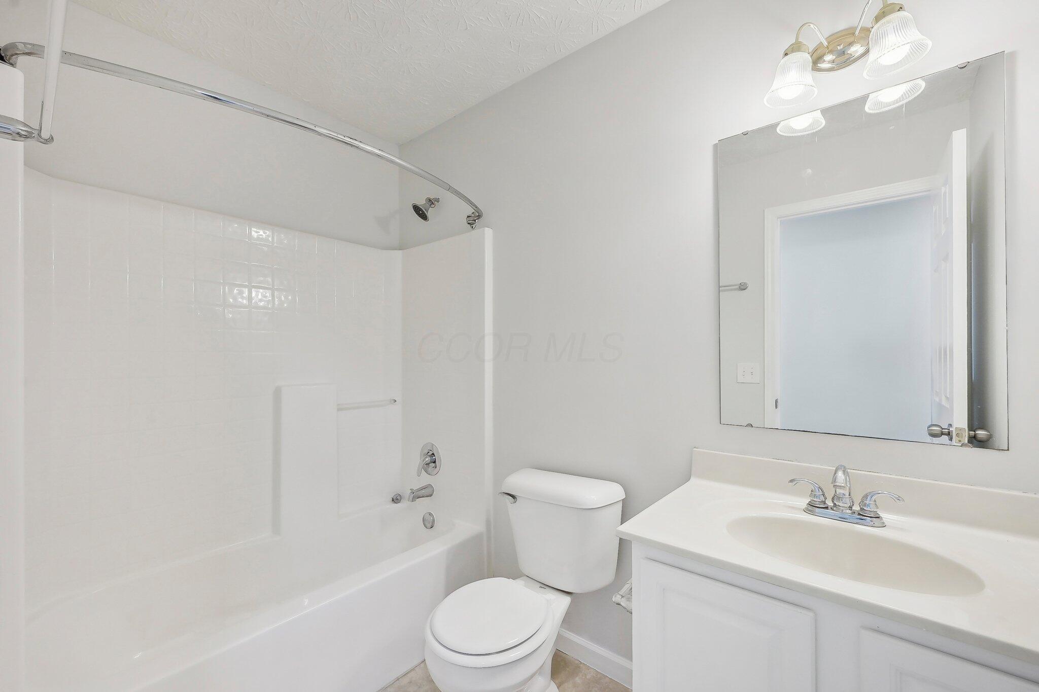 4125 Town Square Drive, Canal Winchester, Ohio image 22