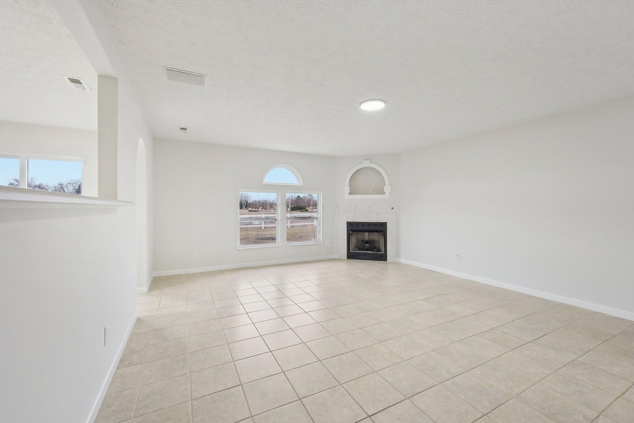 4125 Town Square Drive, Canal Winchester, Ohio image 3