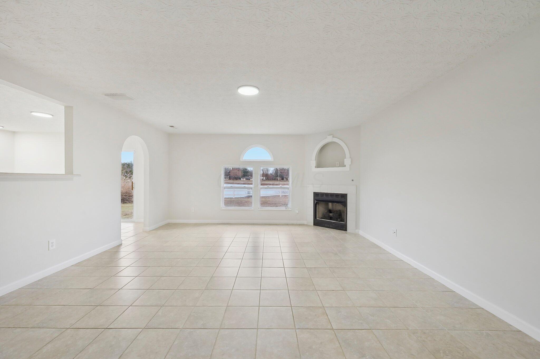 4125 Town Square Drive, Canal Winchester, Ohio image 15