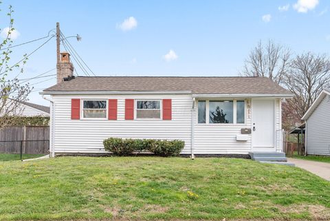 Photo of 2414 Taymouth Road, Columbus, OH 43229 (MLS # 226010385)