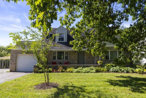 Photo of 2543 E Livingston Avenue, Columbus, OH 43209 (MLS # 226032690)