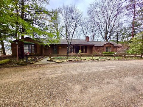 Photo of 621 N Walnut Drive, Logan, OH 43138 (MLS # 226006238)