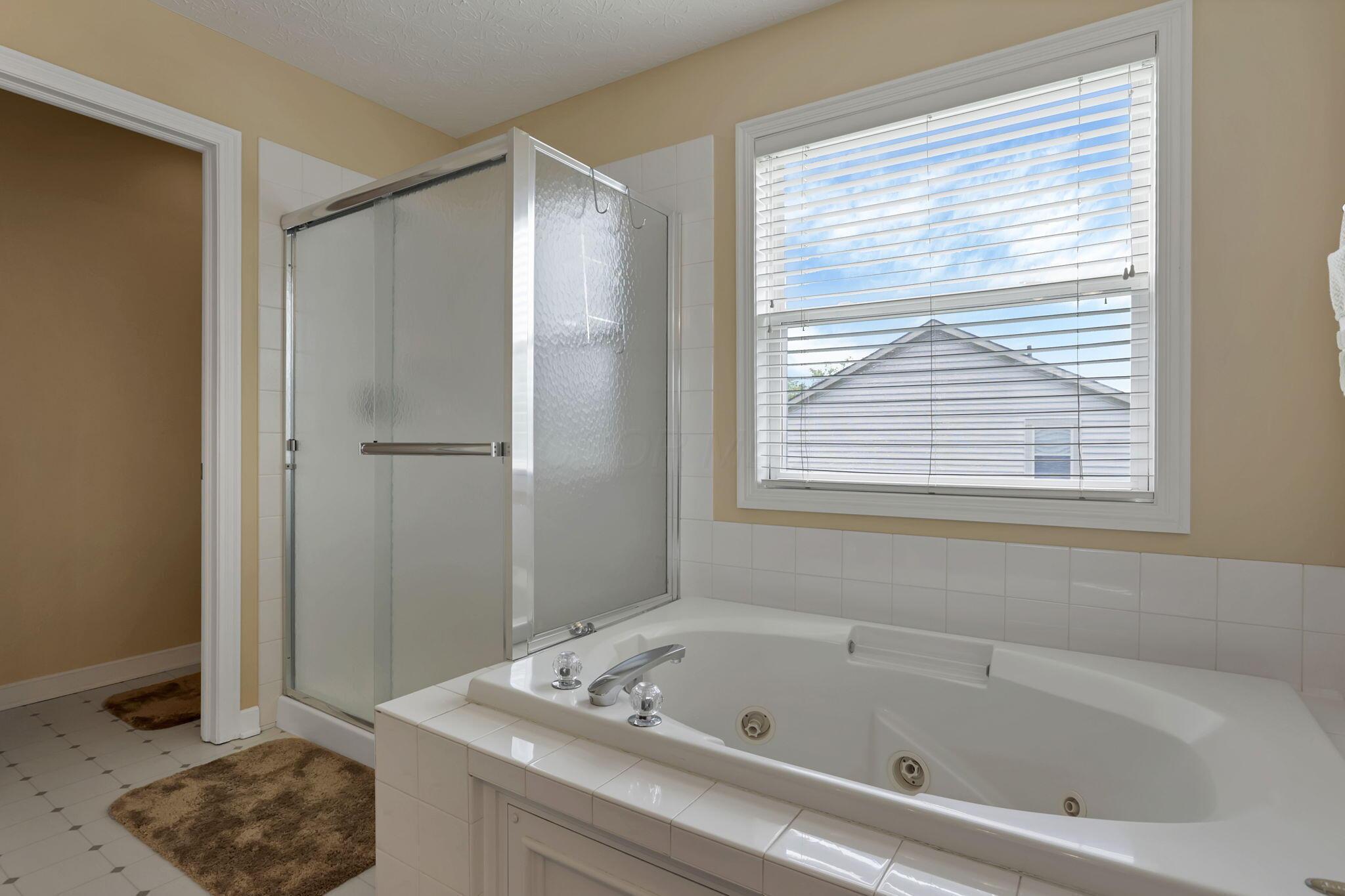 New Albany, Ohio 43054, United States, 4 Bedrooms Bedrooms, ,3 BathroomsBathrooms,Residential,Active,166049