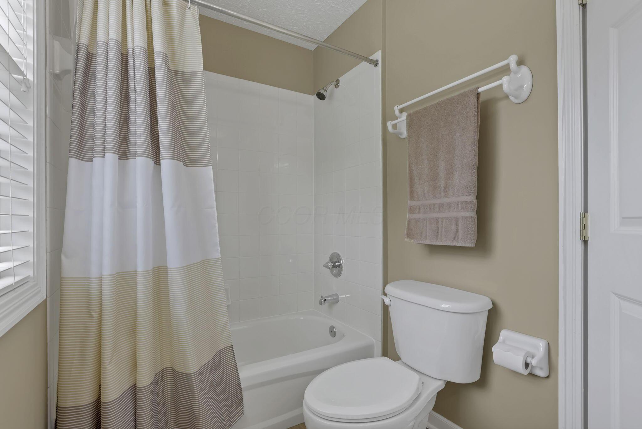 New Albany, Ohio 43054, United States, 4 Bedrooms Bedrooms, ,3 BathroomsBathrooms,Residential,Active,166049