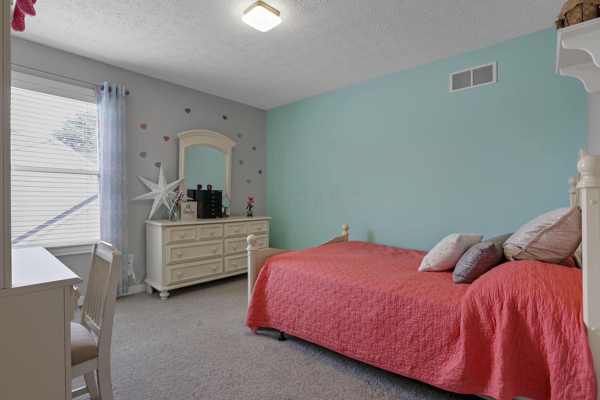 New Albany, Ohio 43054, United States, 4 Bedrooms Bedrooms, ,3 BathroomsBathrooms,Residential,Active,166049