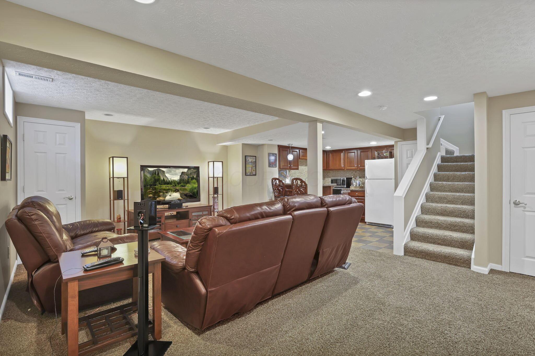 New Albany, Ohio 43054, United States, 4 Bedrooms Bedrooms, ,3 BathroomsBathrooms,Residential,Active,166049