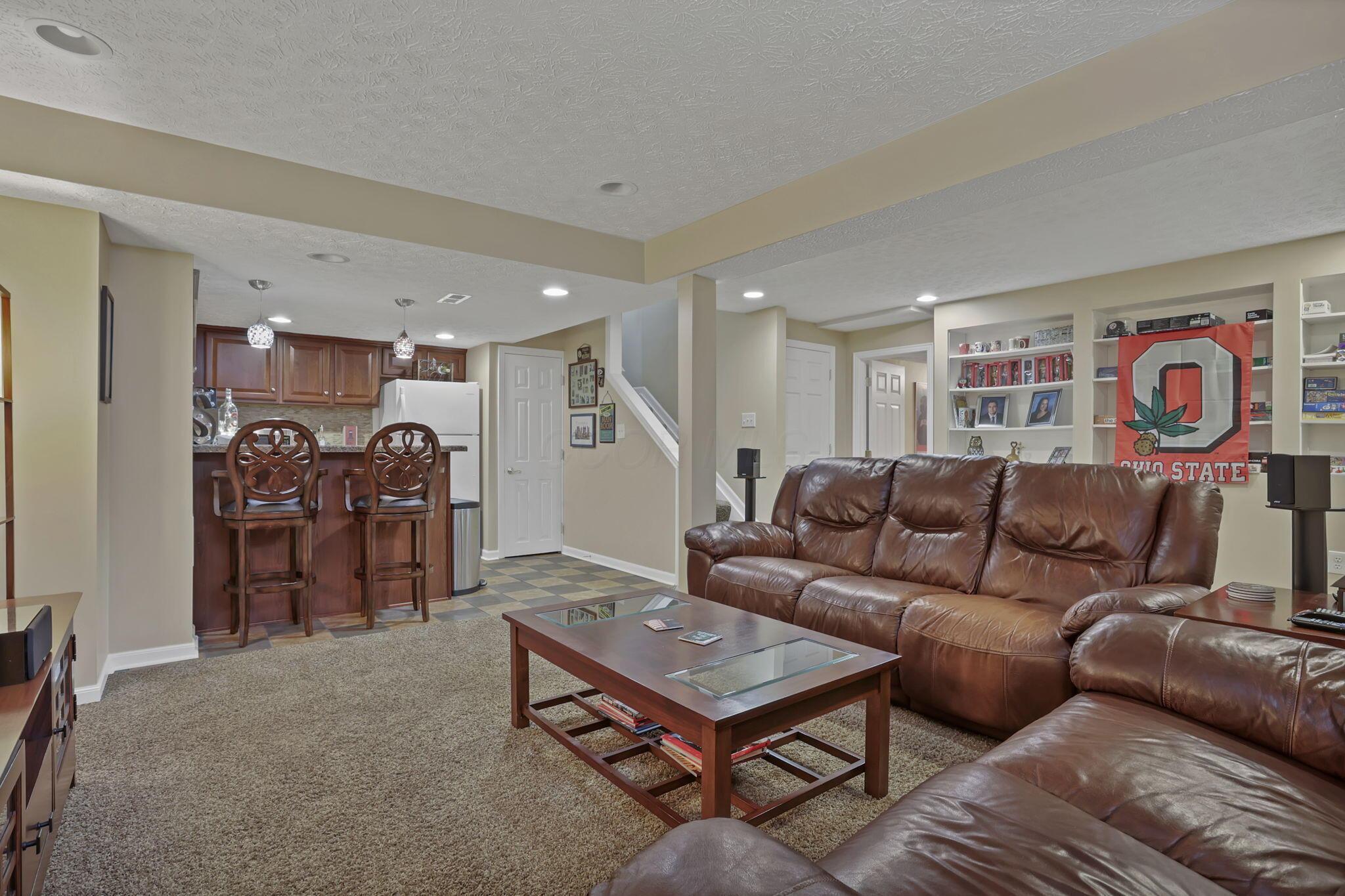 New Albany, Ohio 43054, United States, 4 Bedrooms Bedrooms, ,3 BathroomsBathrooms,Residential,Active,166049