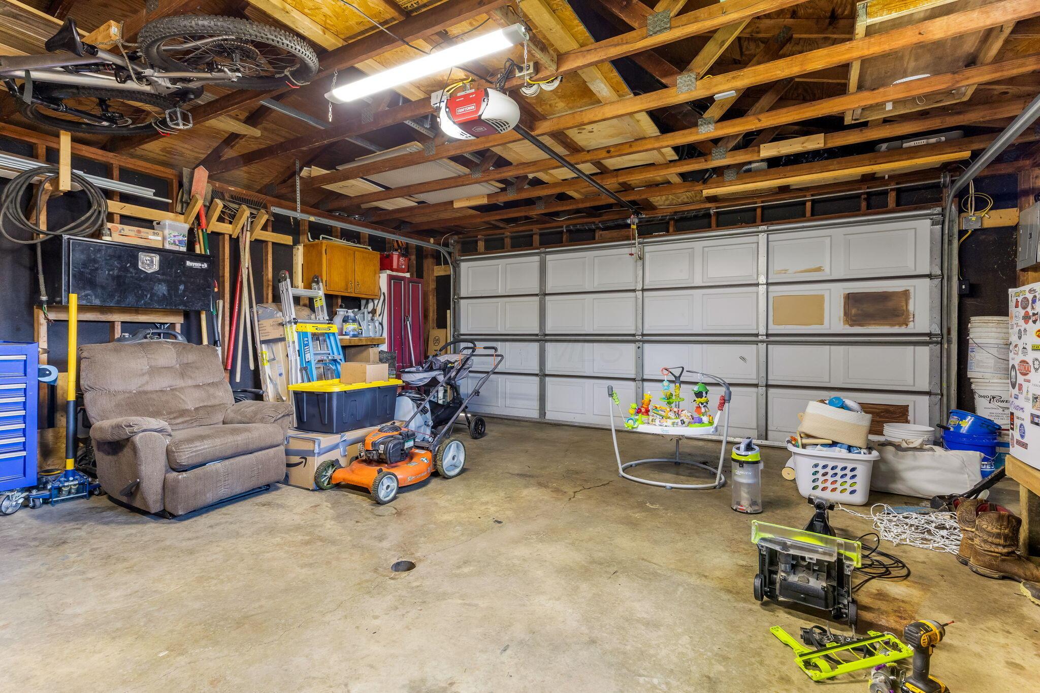 949 Betty Avenue, Logan, Ohio image 32