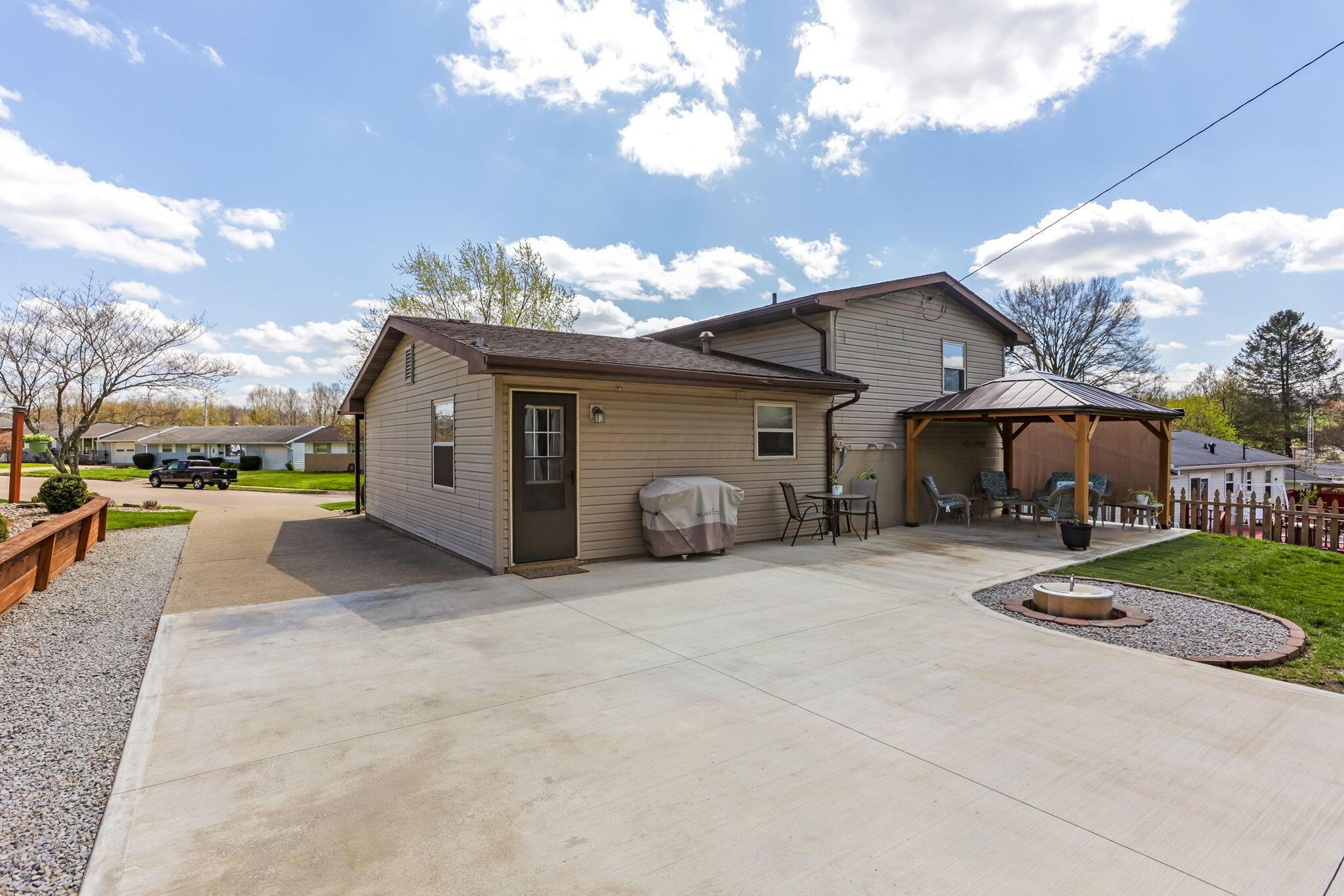 949 Betty Avenue, Logan, Ohio image 42