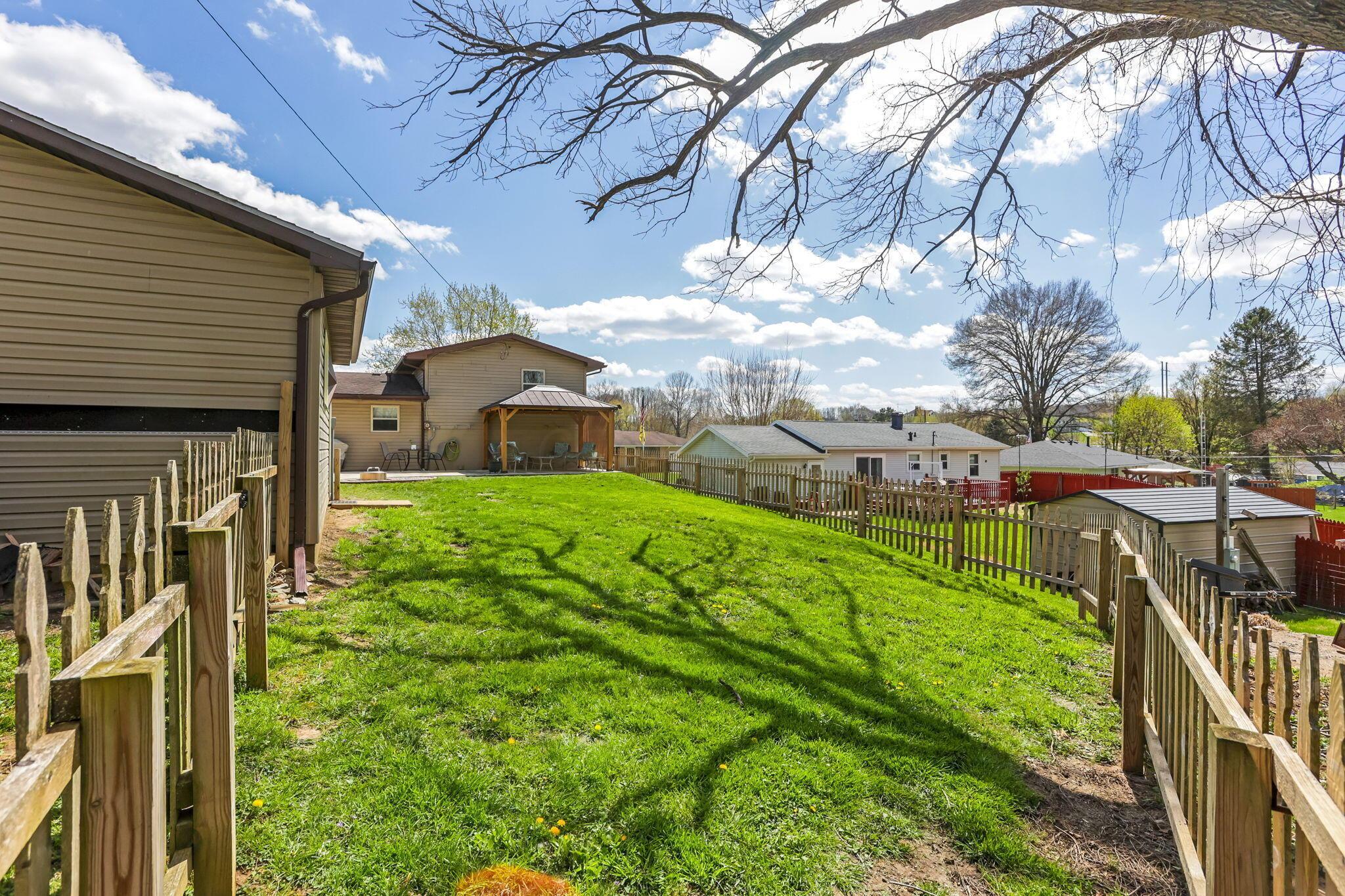 949 Betty Avenue, Logan, Ohio image 47