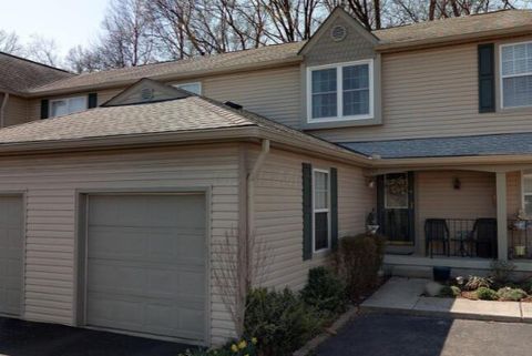 Photo of 1917 Ridgebury Drive 110D #110D, Hilliard, OH 43026 (MLS # 225040305)