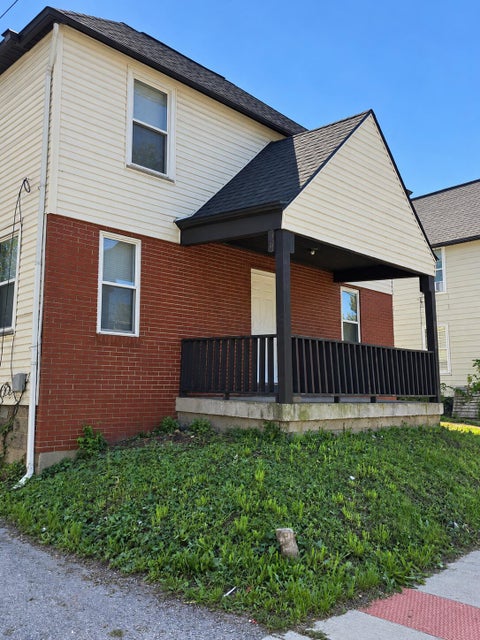 Photo of 1301 W Town Street, Columbus, OH 43222 (MLS # 226039823)