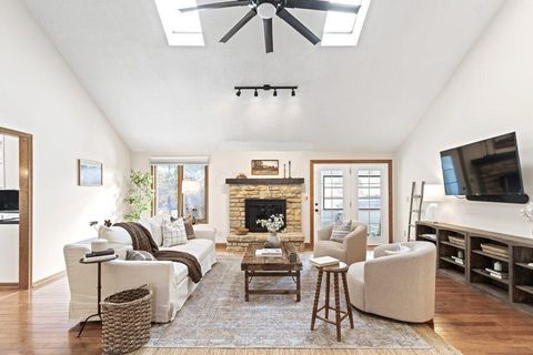 Photo of 5578 Corey Swirl Drive, Dublin, OH 43017 (MLS # 226003983)