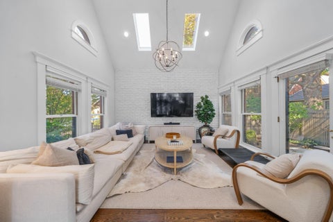 Tiny photo for 702 S 6th Street, Columbus, OH 43201 (MLS # 226039880)