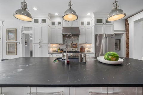 Tiny photo for 702 S 6th Street, Columbus, OH 43201 (MLS # 226039880)