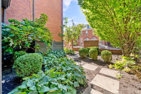 Tiny photo for 702 S 6th Street, Columbus, OH 43201 (MLS # 226039880)