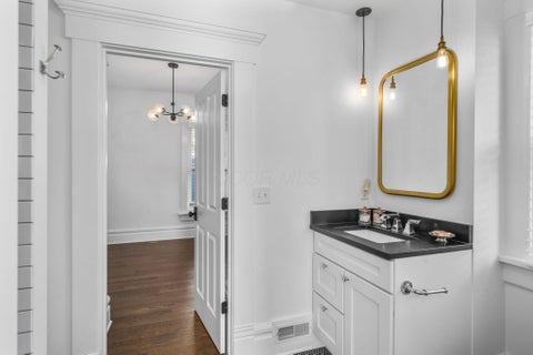Tiny photo for 702 S 6th Street, Columbus, OH 43201 (MLS # 226039880)