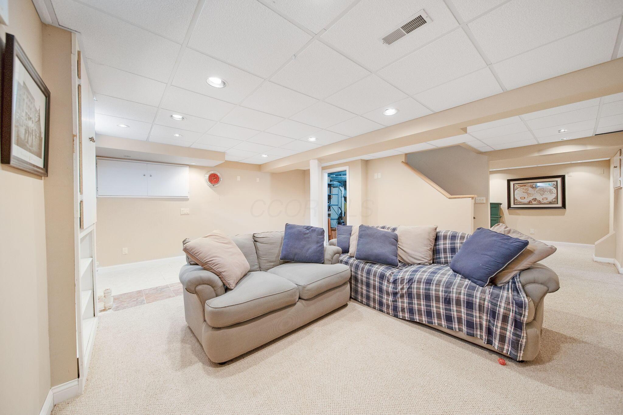 6180 Storm Haven Court, Lewis Center, Ohio image 37