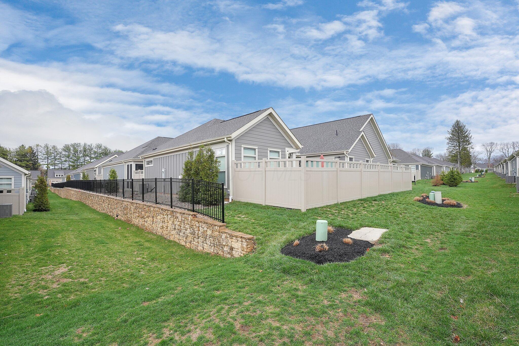 6241 Buck Ridge Road, Dublin, Ohio image 36