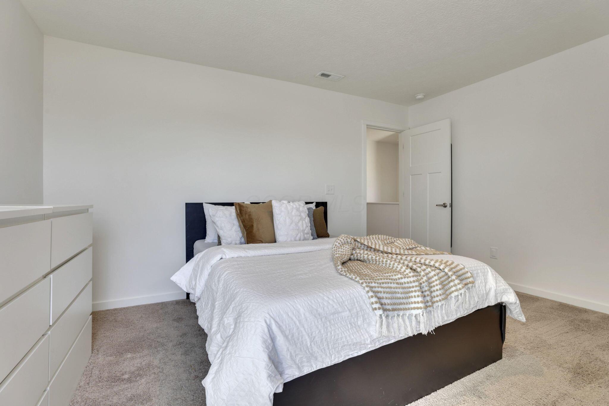 2953 Branoch Drive, Grove City, Ohio image 41