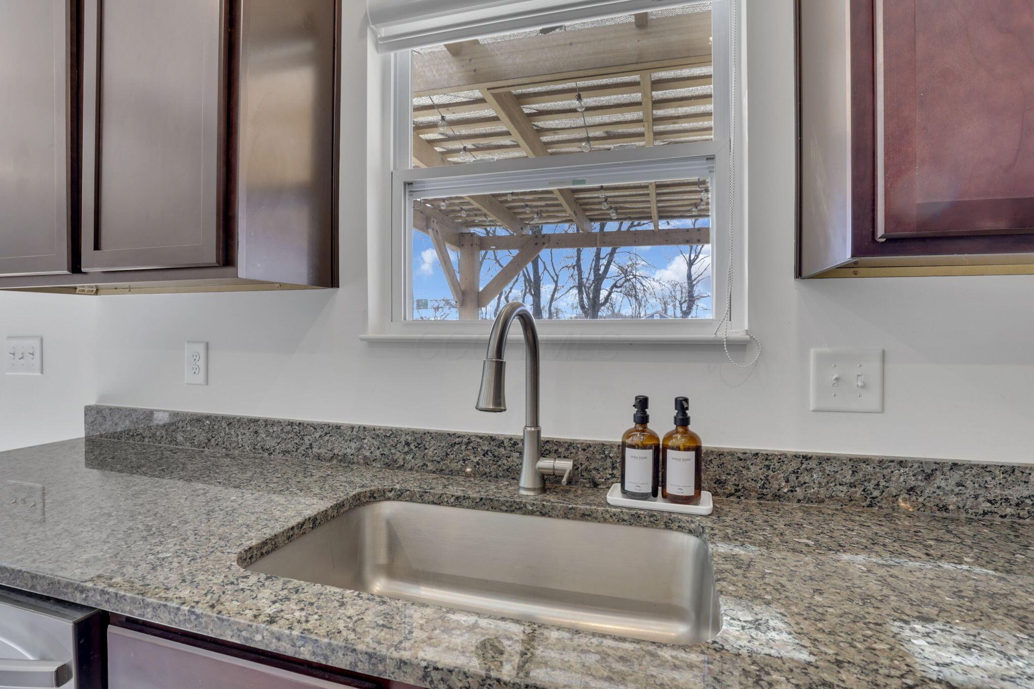 2953 Branoch Drive, Grove City, Ohio image 8