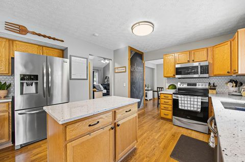 Tiny photo for 6109 Nasby Drive, Galloway, OH 43119 (MLS # 225037399)