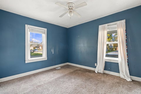 Tiny photo for 33 W Postal Avenue, Newark, OH 43055 (MLS # 226039866)