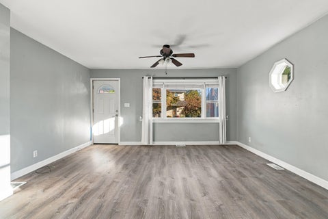 Tiny photo for 33 W Postal Avenue, Newark, OH 43055 (MLS # 226039866)