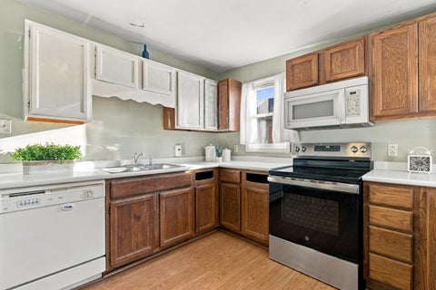 Tiny photo for 33 W Postal Avenue, Newark, OH 43055 (MLS # 226039866)